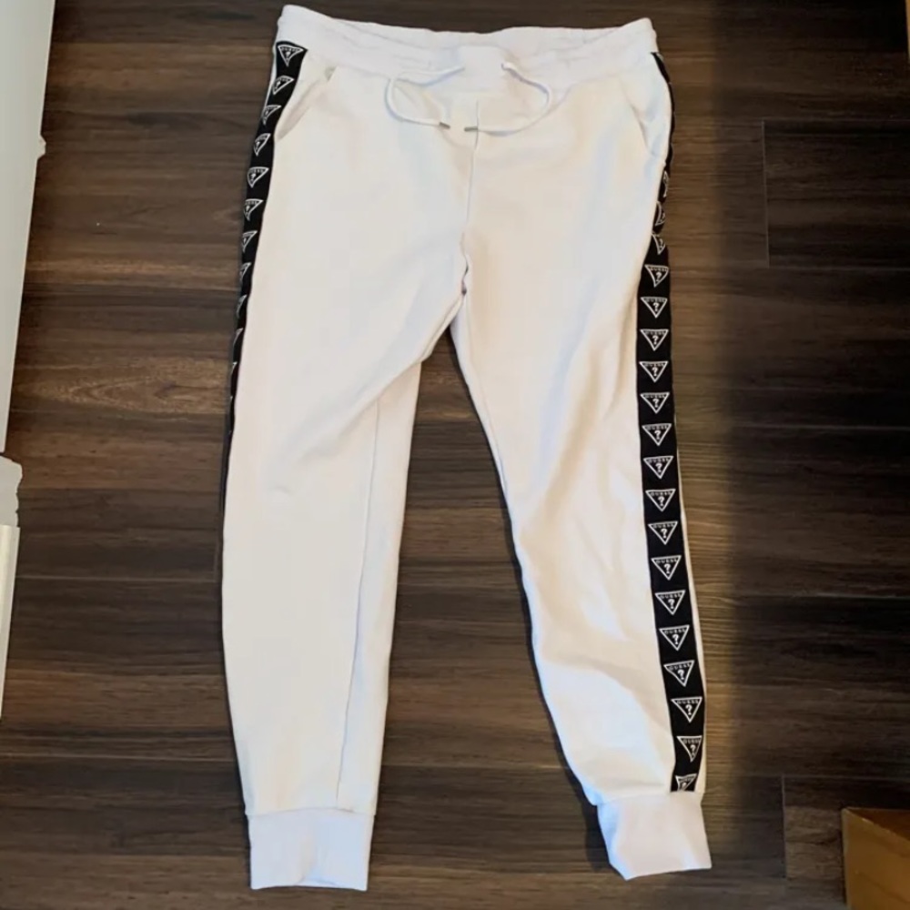 White guess pants